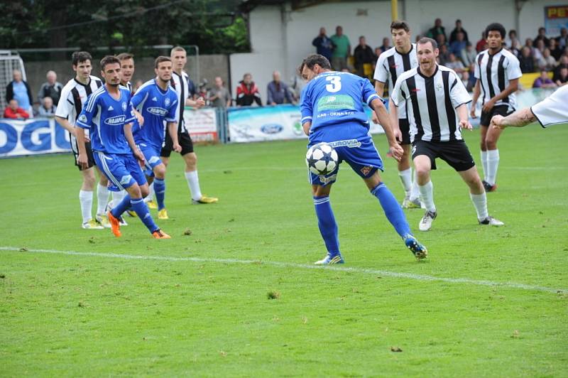 Z utkání FK Kolín - Horní Měcholupy (2:0).