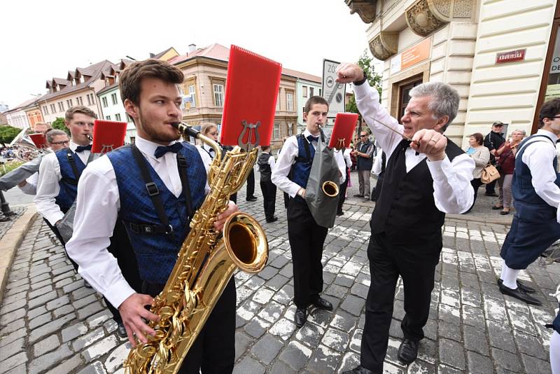 Marie Rottrová podtrhla noční atmosféru Karlova náměstí