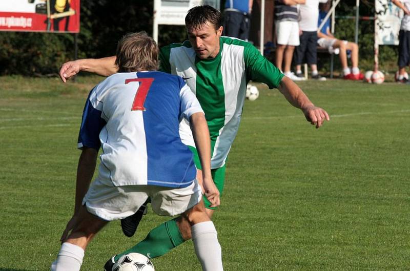 Z utkání Zásmuky - Jílové 3:0.