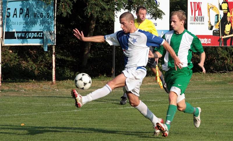 Z utkání Zásmuky - Jílové 3:0.