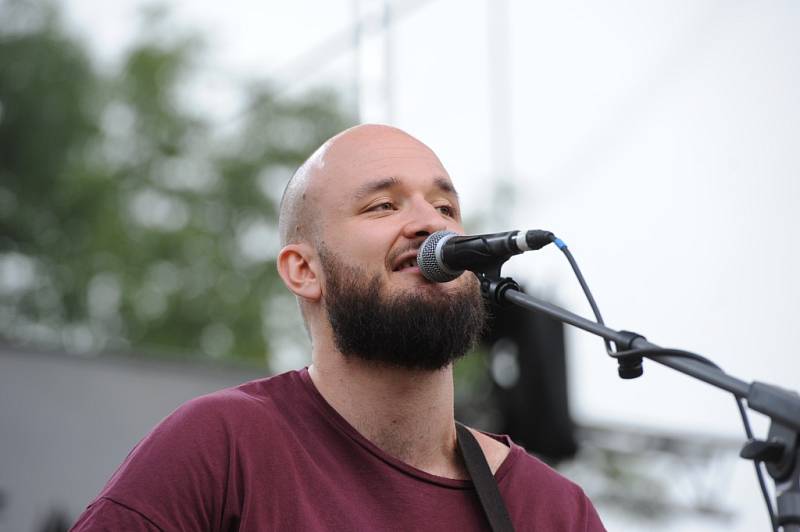 Na slavná léta festivalu Rock for People zavzpomínali v sobotu v areálu českobrodského stadionu Na Kutilce, kam se alespoň na jeden den opět vrátilo festivalové dění.