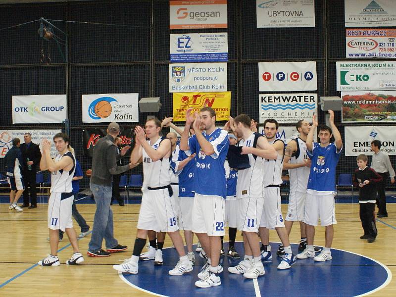 Z utkání Mattoni NBL Kolín - Poděbrady (85:80). 