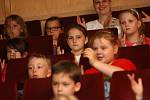Děti vystoupily v rámci Kmochova Kolína také v kině