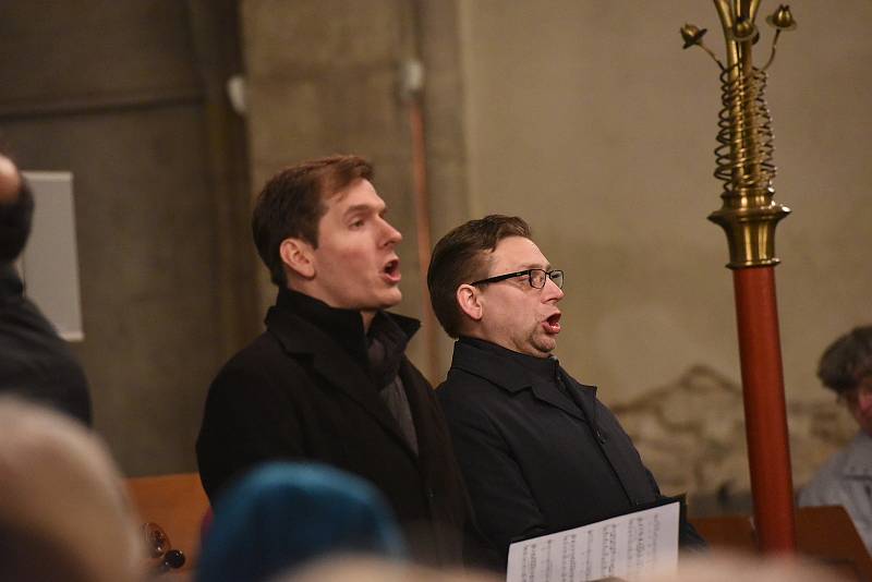 Česká mše vánoční Jakuba Jana Ryby v podání Kolínské filharmonie v chrámu svatého Bartoloměje v Kolíně.