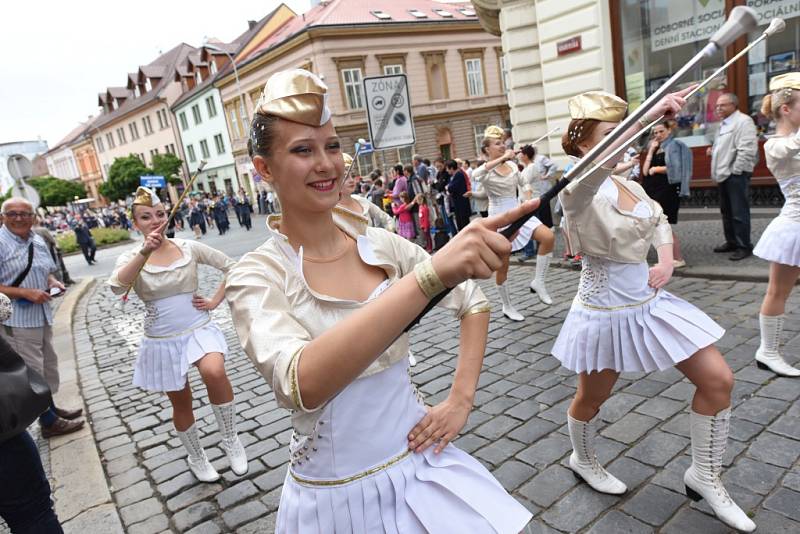 Marie Rottrová podtrhla noční atmosféru Karlova náměstí