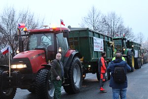 Z únorové protestní jízdy zemědělců na Kutnohorsku. Na snímku seřadiště u Obily.