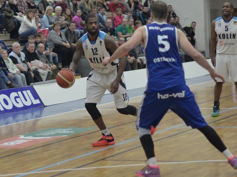 Z utkání BC Geosan Kolín - Ostrava (80:85).