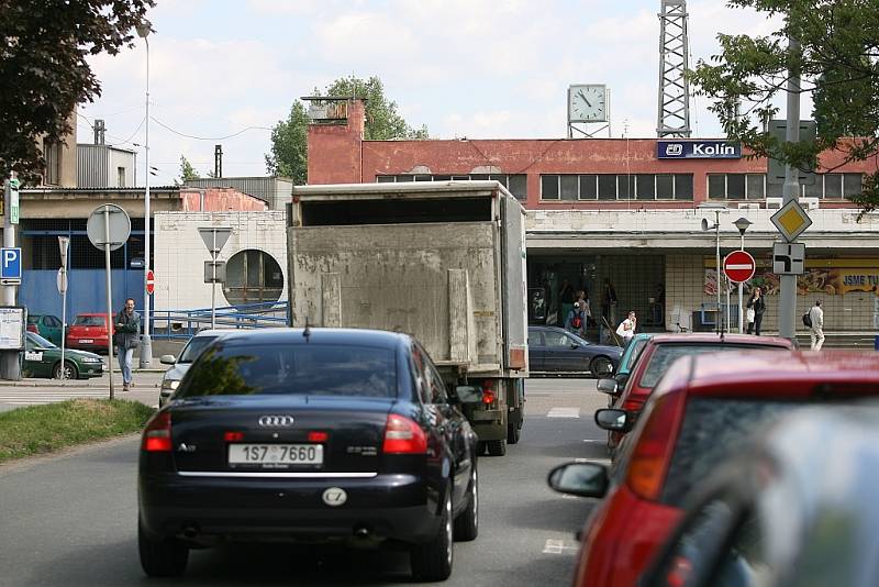 Křižovatka Rorejcova x Duk. hrdinů x Pod hroby.