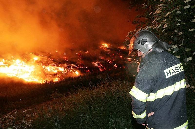 Požár stohu u Křečhoře.