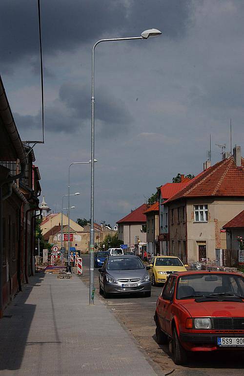 Rekonstrukce chodníků v Českém Brodě.