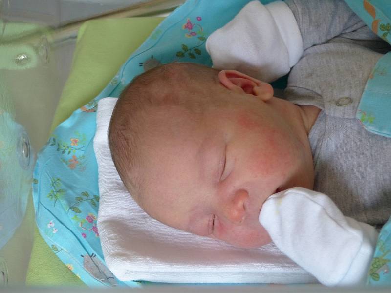 Jakub Vinduška se narodil 27. listopadu 2021 v kolínské porodnici, vážil 3575 g a měřil 50 cm. V Hradišťku I se z něj těší sestřička Anežka (12) a rodiče Hana a Jakub.