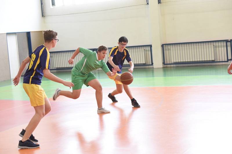 Poslední sportovní den v Kolíně ukončila cyklistika, basketbal i házená.