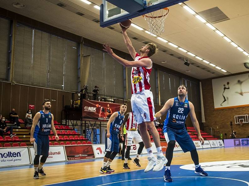 Semifinále Českého poháru BC Kolín - Pardubice (86:82).