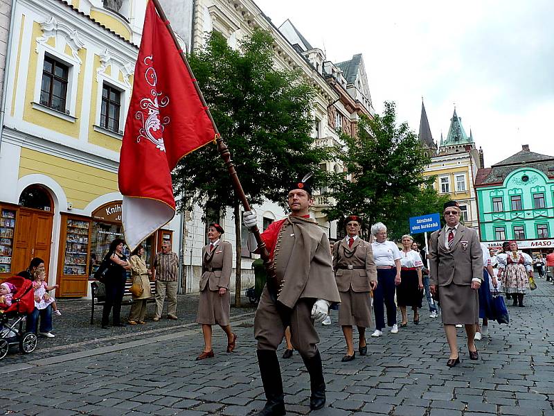 Hlavní slavnostní průvod Kmochova Kolína 2012