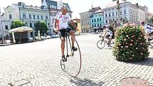 Dvacátého devátého května z Aše vyrazila na trať skupina cyklistů v již desátém ročníku projektu nazvaného Na kole dětem.