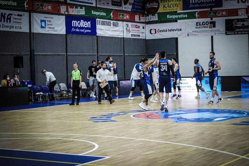 Druhé utkání čtvrtfinálové série BC Kolín - Pardubice (103:95).