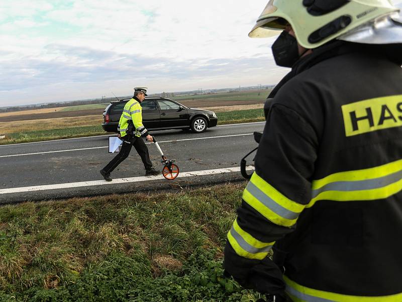 Dopravní nehoda kamionu na silnici I/38 nedaleko Libenic v sobotu 6. listopadu 2021.