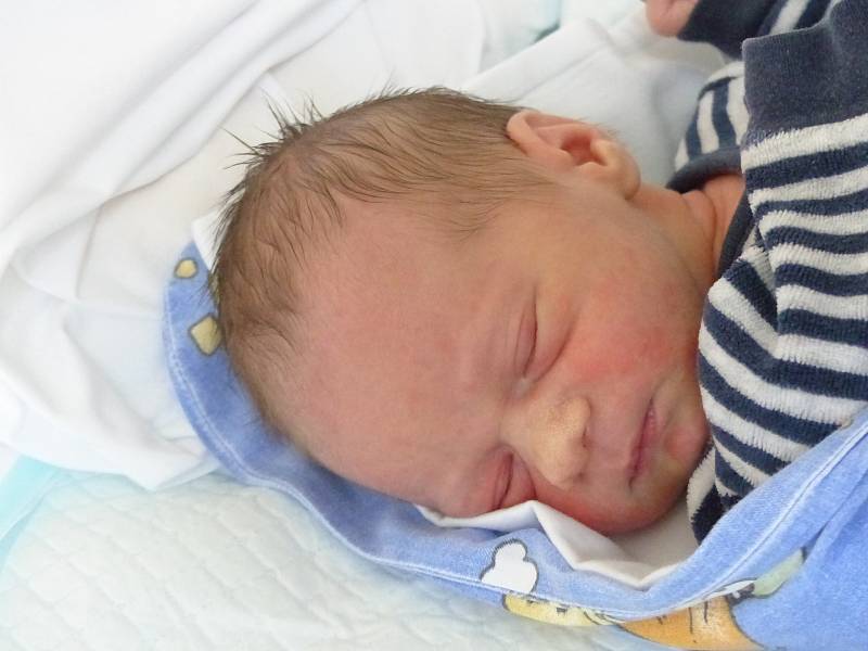 Jan Malý se narodil 22. listopadu 2020 v kolínské porodnici, vážil 2935 g a měřil 49 cm. Do Přelouče odjel s maminkou Lenkou a tatínkem Tomášem.