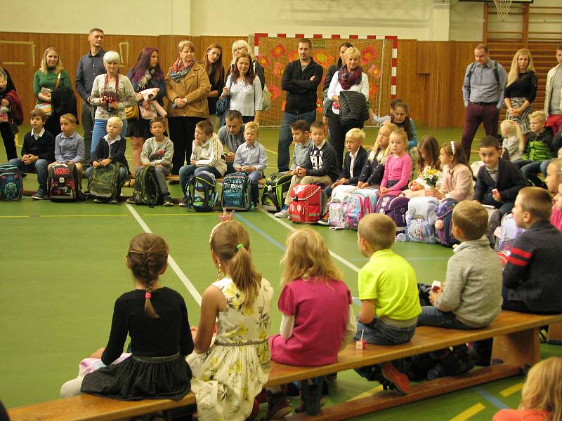 Ze zahájení školního roku 2020/2021 v Základní škole Mnichovická v Kolíně.