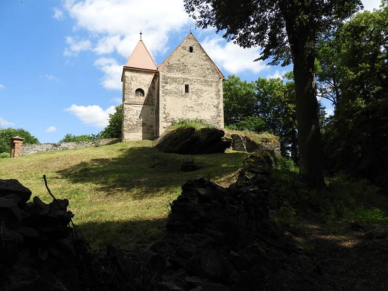 Nainstalovali panel o historii kostele sv. Bonifáce.