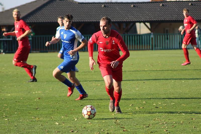 Z fotbalového utkání krajského přeboru Velim - Vlašim B