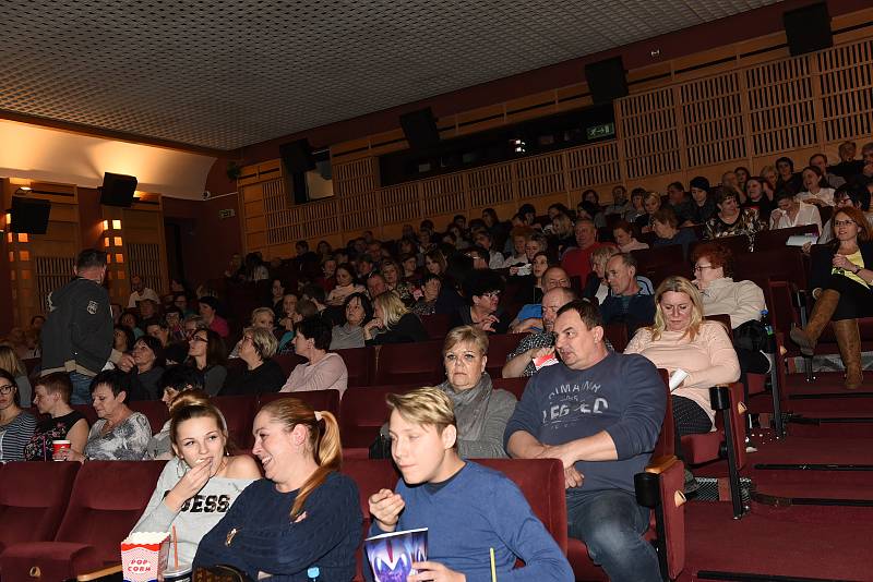 Předpremiéru filmu doprovodily známé české celebrity.