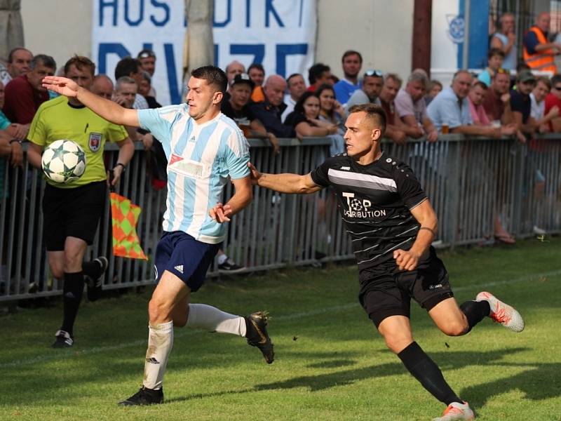 Z pohárového utkání Poříčany - Český Brod (2:4).