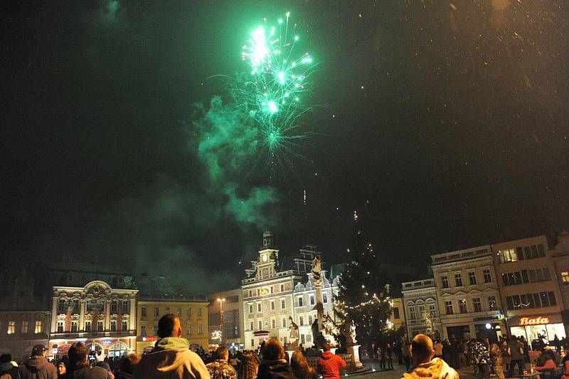 Oslava příchodu nového roku na Karlově náměstí v Kolíně