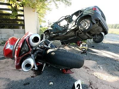 Při nehodě u Olešky zemřel motocyklista.