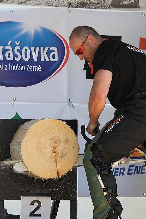 Aleš Svoboda na mistrovství republiky ve sportovním dřevorubectví