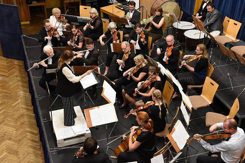 Kolínský filharmonie zahrála v Městském společenském domě.