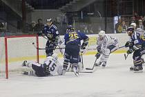 Hokejoví Berani v sobotu nastoupili na ledě Kolína.