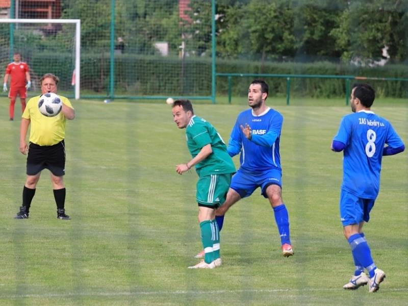 Z utkání Ratboř - Bečváry (2:1).