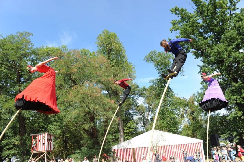 Festival Kefír se přesunul k zámku Kačina