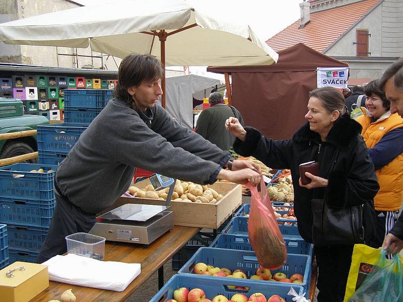 Nádvoří patřilo farmářskému trhu