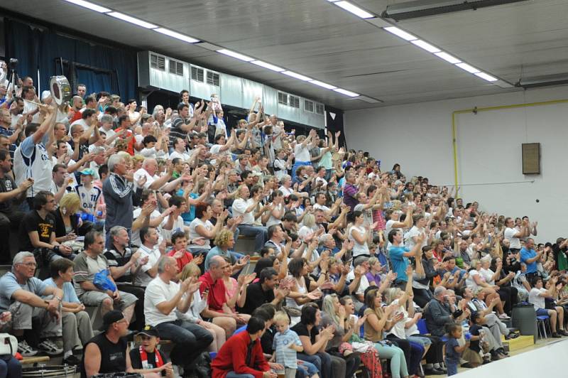 Semifinále Mattoni NBL (2.zápas): Kolín - Nymburk 90:88 pp