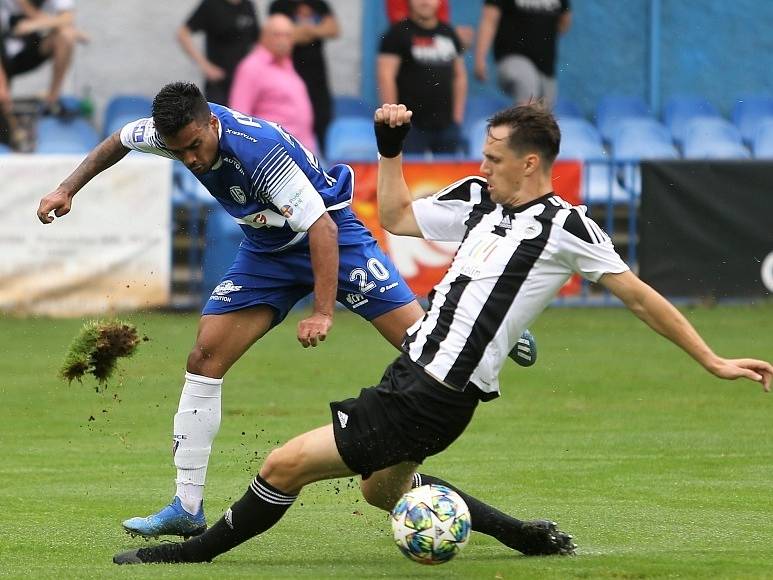 Z pohárového utkání Sparta Kolín - Pardubice (1:1, PK 4:3).