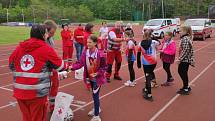 Z regionálního kola soutěže Hlídek mladých zdravotníků na atletickém stadionu v Kolíně.