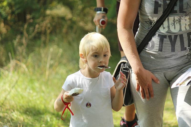 Souběžně s letním rodinným festivalem Kouřimská skála se v Kouřimi v sobotu odpoledne uskutečnil 18. ročník Putování s pohádkou. 