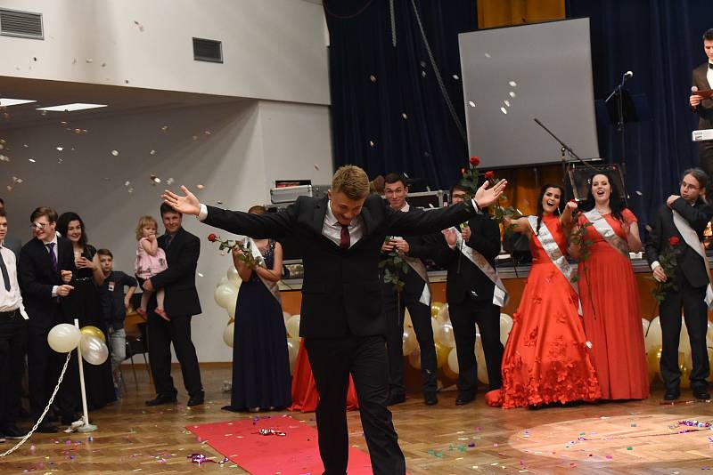 Gymnazisté z Nymburka připravili boží ples ve stylu starého Říma. Foto: