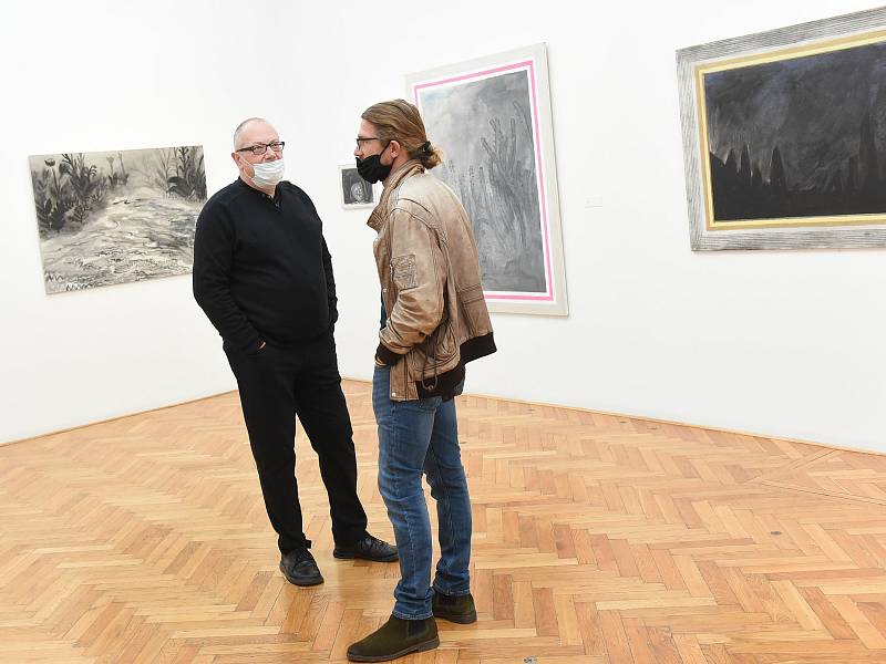 Z vernisáže výstavy obrazů výtvarníka Ondřeje Malečka v Galerii města Kolína.