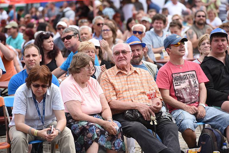 Závěrečný monstrkoncert festivalu Kmochův Kolín.