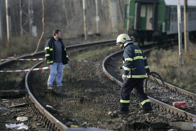 Tragická sobotní srážka rychlíku s náklaďákem u Sandberku