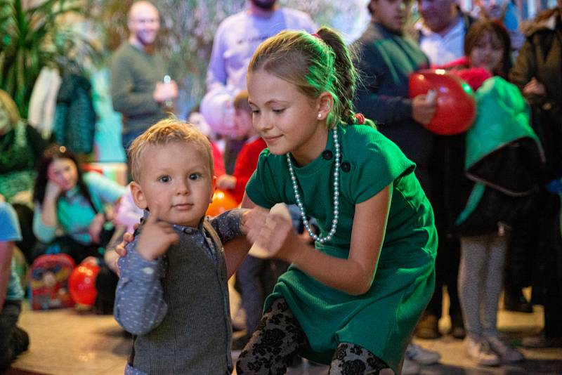 Z Mikulášské party v hotelu Theresia v Kolíně.