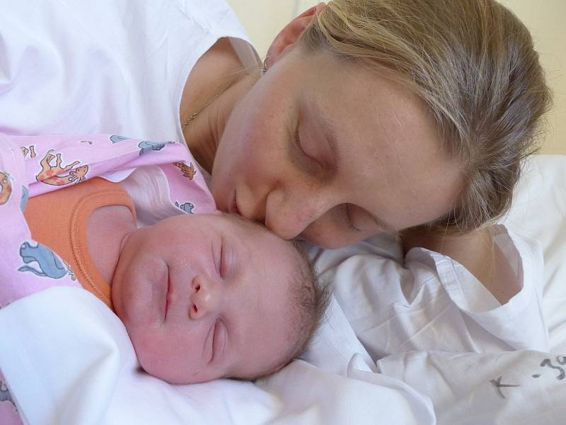Vendula Hlínová se narodila 3. ledna 2022 v kolínské porodnici, vážila 3880 g a měřila 51 cm. Ve Svaté Kateřině ji přivítal bráška Fífa (2) a rodiče Hana a Jakub.