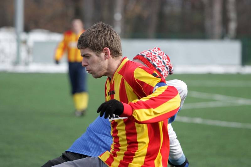 Z turnajového utkání v Kostelci mezi týmy Kouřimi a Sadské (2:1).