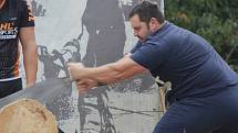 Nedělní odpoledne ve Viticích zpestřil Timbersports.