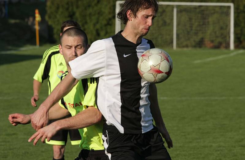 Z utkání Kouřim - Uhlířské Janovice (1:1).