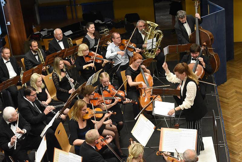 Kolínský filharmonie zahrála v Městském společenském domě.