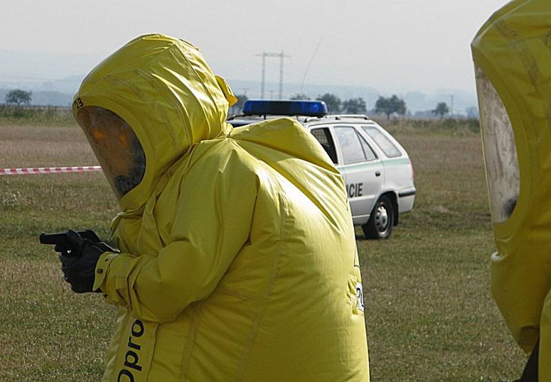 Kolínské letiště okupovali teroristé s antraxem, naštěstí šlo jen o cvičení